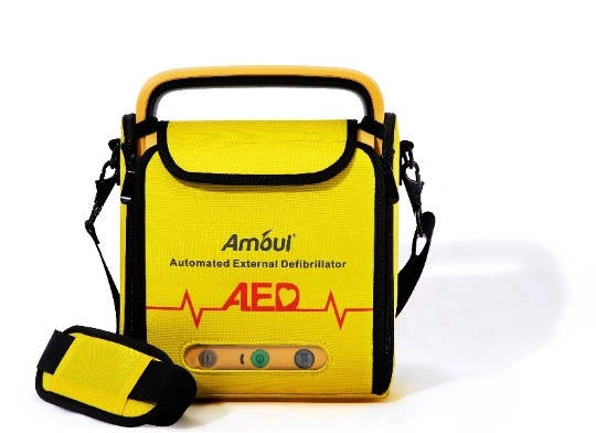 Funda de transporte del desfibrilador amoul med que incluye una ventana para poder comprobar cada uno de los indicadores que nos da el estado de funcionamiento del mismo